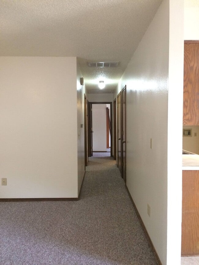 Building Photo - 3 Bedroom Ranch Nixa-Available to view now