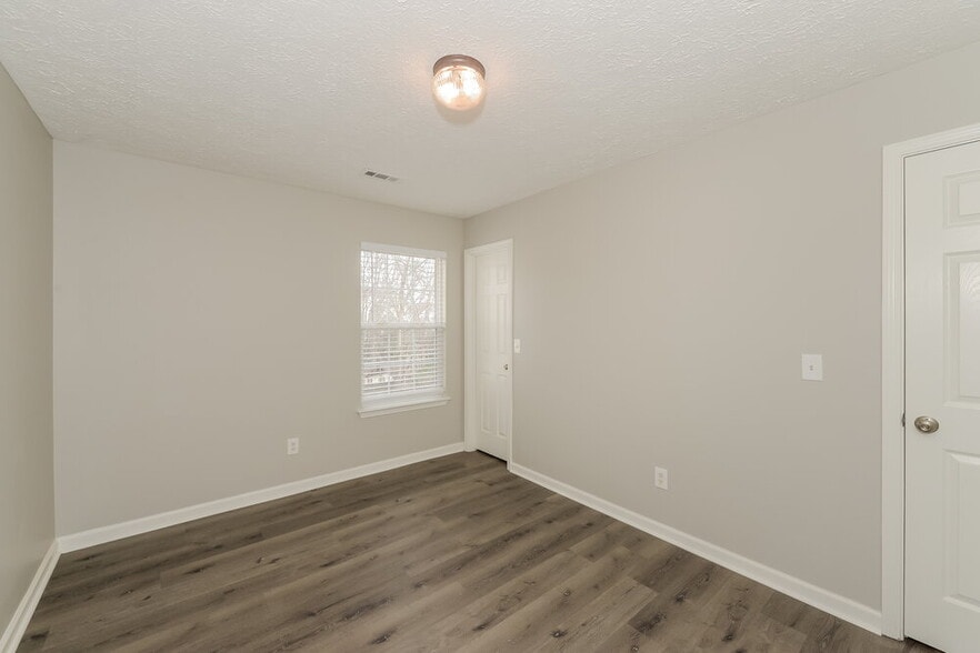 Building Photo - 1604 Zurich Dr