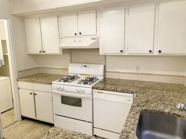 Building Photo - 3913 Browning Pl