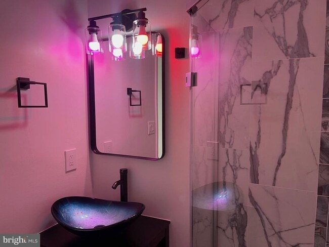 Building Photo - 1949 Kennedy Dr