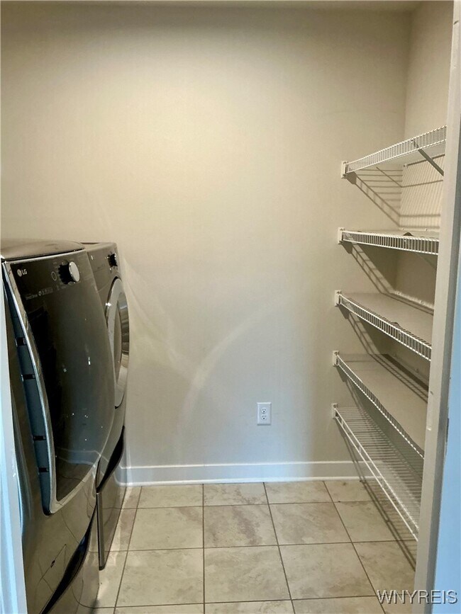 Building Photo - 91 Sierra Dr