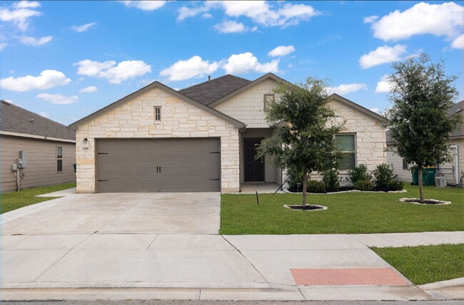 Building Photo - "Spacious 4-Bedroom Home in Converse with ...