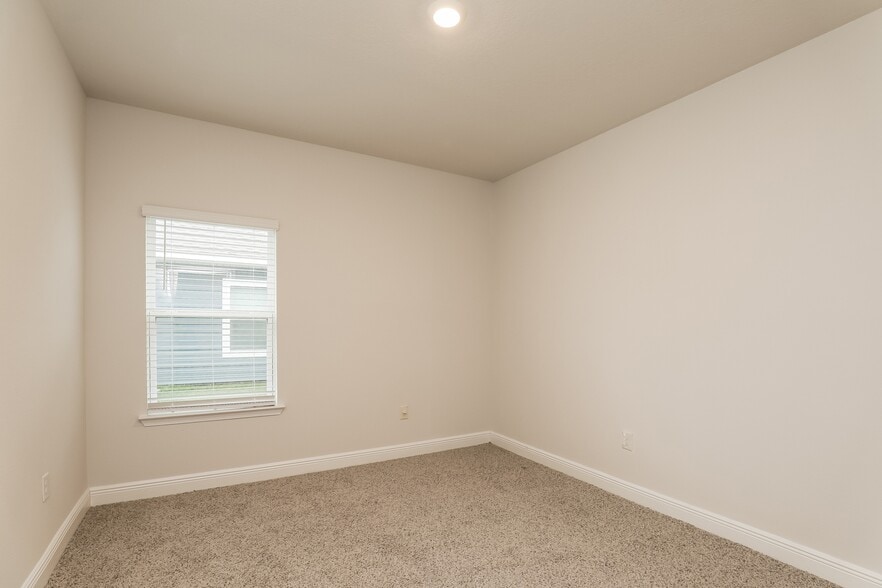 Building Photo - 428 Eagle Lake Wy