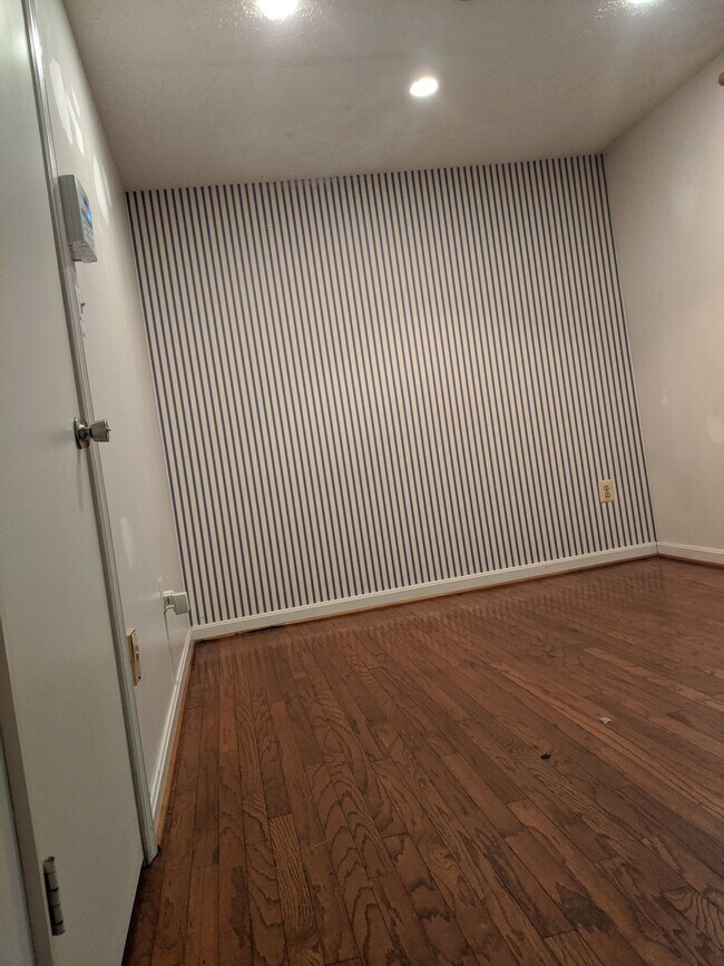 Building Photo - 13533 Ambassador Dr