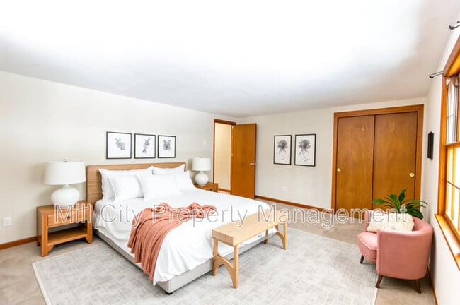 Building Photo - 64 South Rd