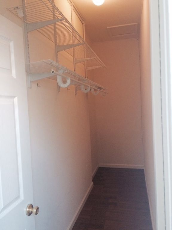 Walk-in Closet - 160 S Poplar St