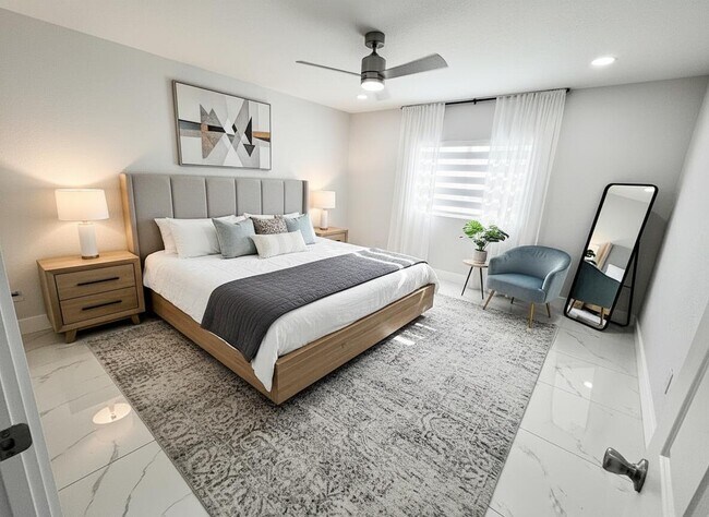 Building Photo - 2346 Lakeshore Cir