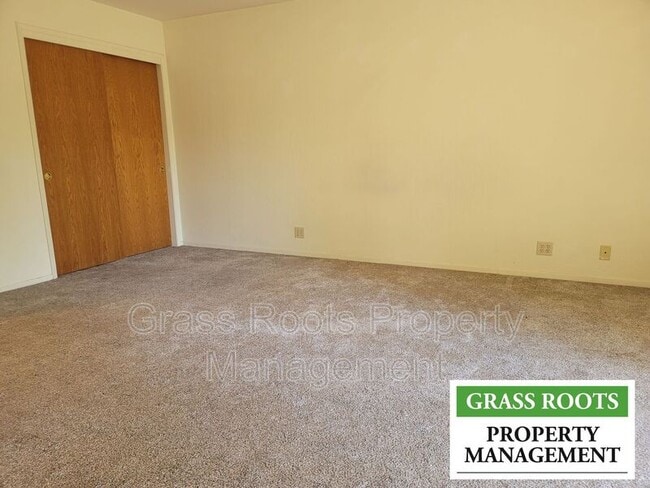 Building Photo - 17135 Lawrence Way