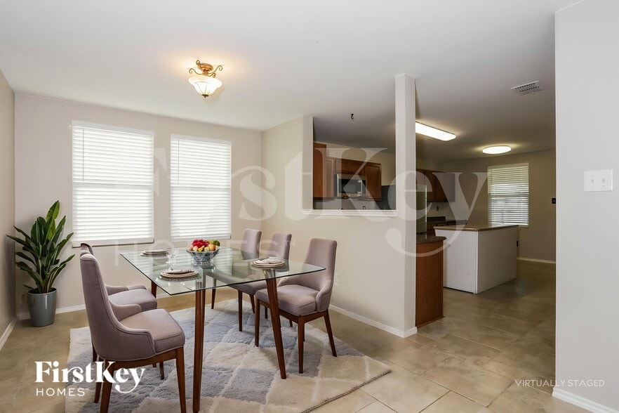 Building Photo - 1413 Erin Ct