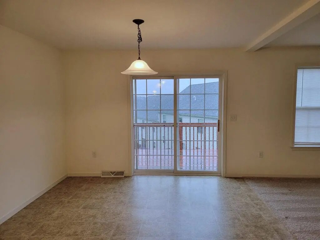 Building Photo - 701 Winding Ln