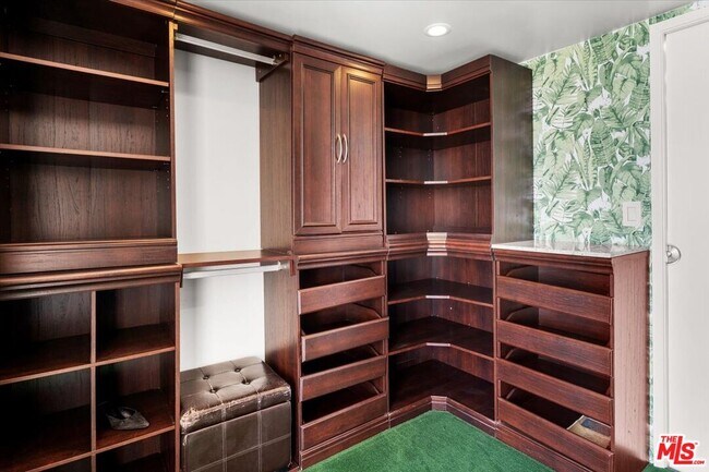 Building Photo - 4314 Marina City Dr
