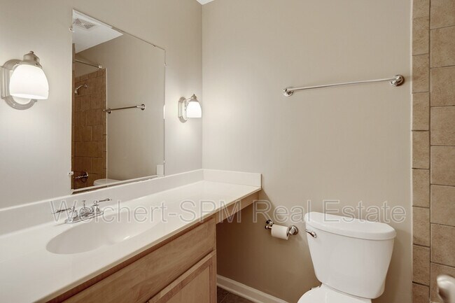 Building Photo - 1843 Fernspring Cove