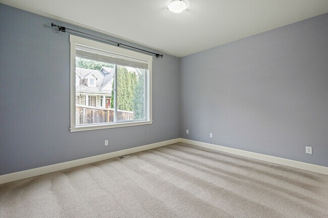 Building Photo - 17212 NE 117th Way