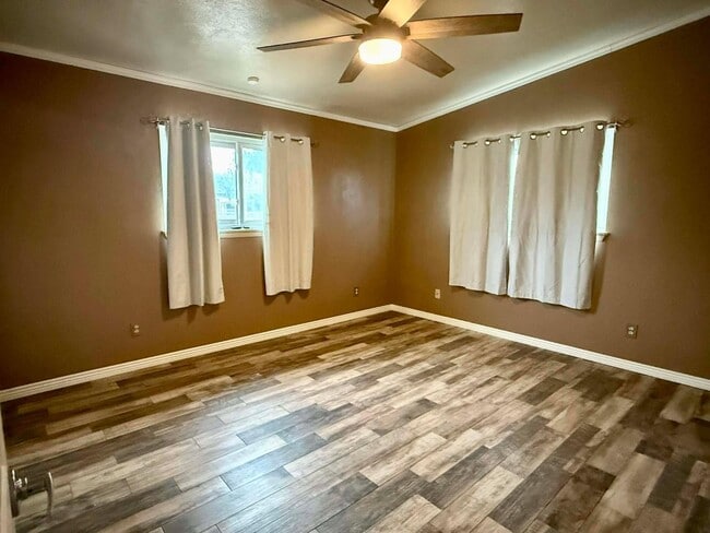 Building Photo - 8 Deborah Dr