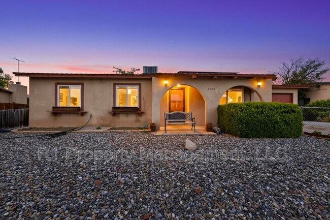Building Photo - 2702 Avenida Del Sol
