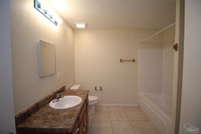 Building Photo - 3417 W Fisher St