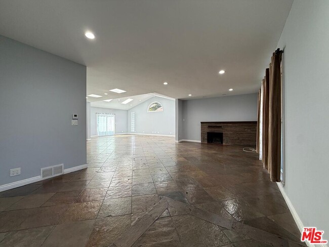 Building Photo - 15962 Gault St