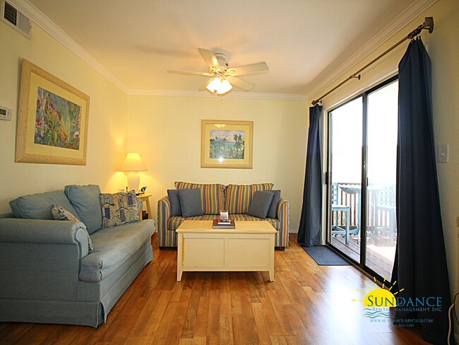 Building Photo - Furnished waterfront condo with great amen...