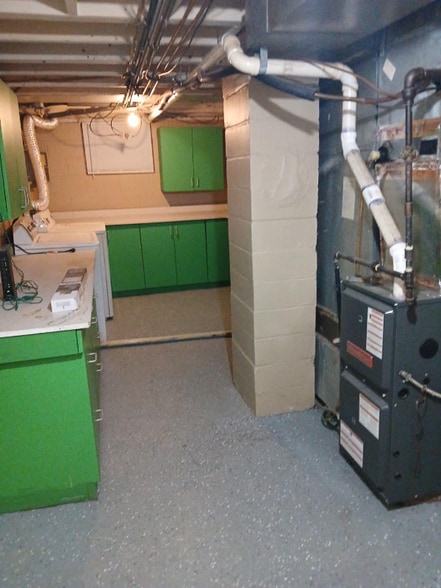 Building Photo - 6016 Pratt St