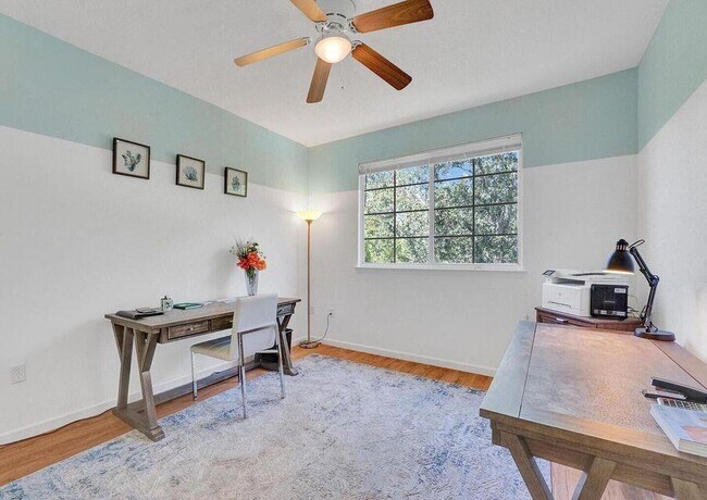 Building Photo - 9857 Baywinds Blvd