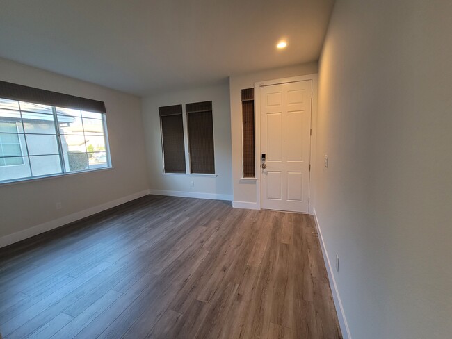 Building Photo - 8033 Horncastle Ave