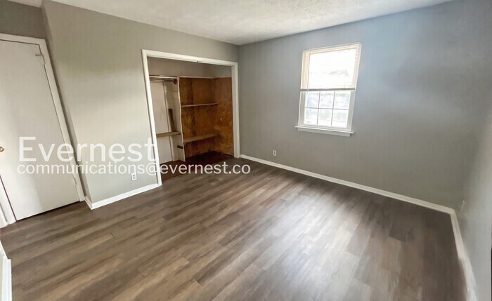 Building Photo - 5114 Linbar Dr