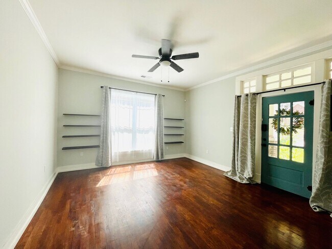 Building Photo - Find Your Fall Sanctuary