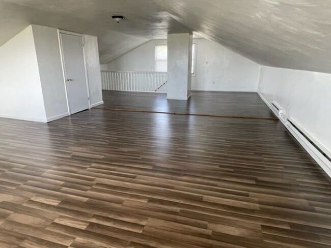 Building Photo - FOR RENT WILLOUBHY AREA!