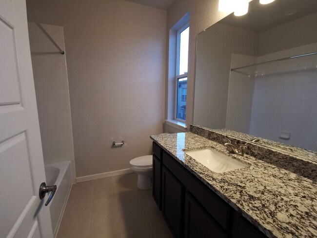Building Photo - 2261 Buttercup Ln
