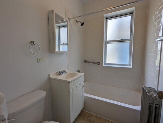 Building Photo - 2600 N Kimball Ave
