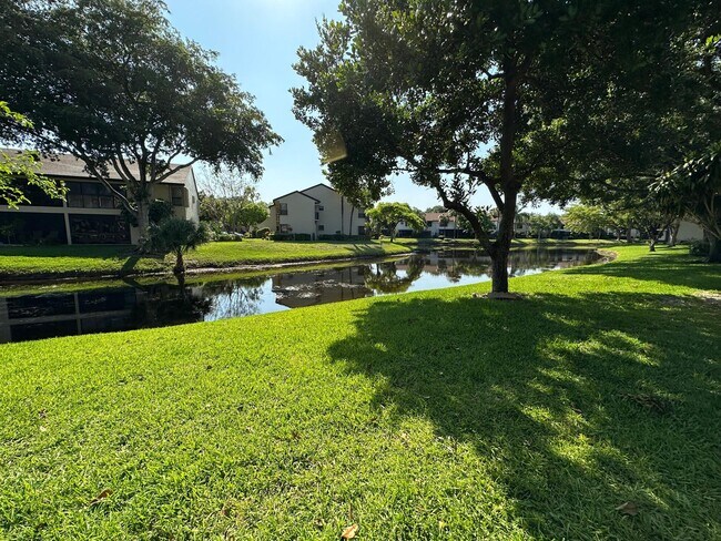 Building Photo - 4509 Carambola Cir S