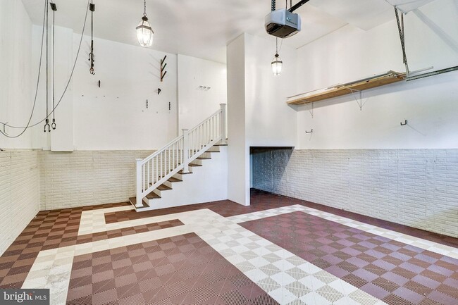 Building Photo - 6122 Bayliss Pl