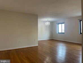 Building Photo - 1200 S Arlington Ridge Rd