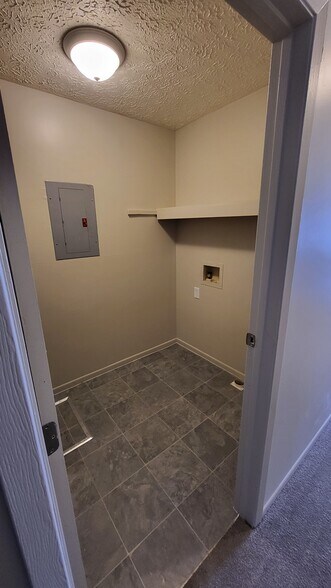 Building Photo - 3799 Petzinger Rd