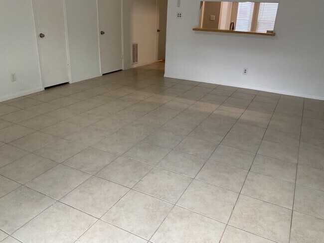 Building Photo - 12400 Brookglade Cir