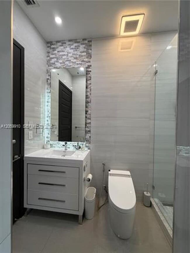 Building Photo - 13661 SW 160th Ct