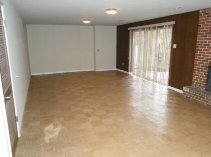 Building Photo - 6930 Birdie Ln