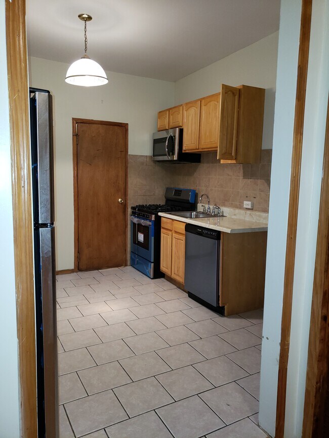 Building Photo - 229 Summit Ave