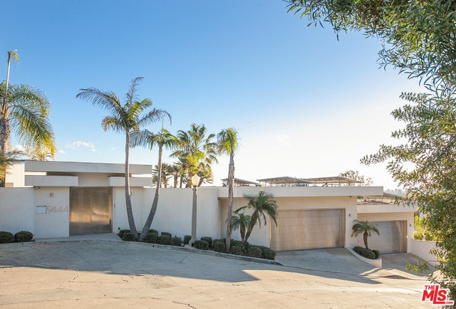 Building Photo - 9444 Sierra Mar Pl