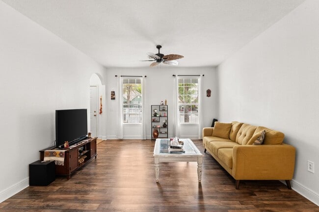 Building Photo - 486 Fanny Ann Way