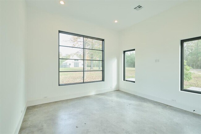 Building Photo - 9879 Stubbs Rd