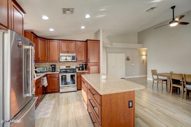 Building Photo - 1560 W Winchester Way