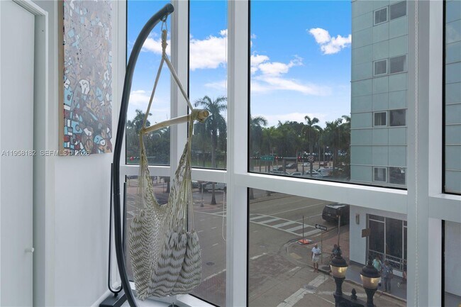 Building Photo - 253 NE 2nd St