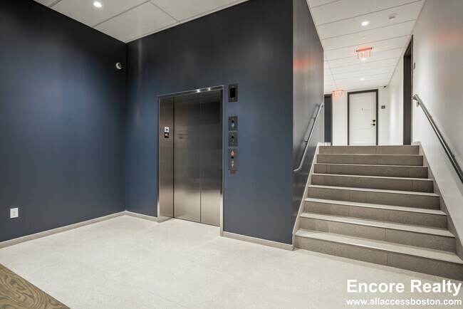 Building Photo - 100 Hemenway St