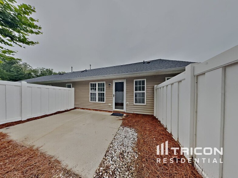 Building Photo - 1036 Glyn Water Ln