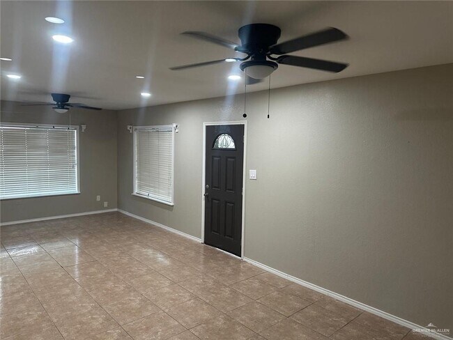 Building Photo - 700 E Sam Houston Blvd
