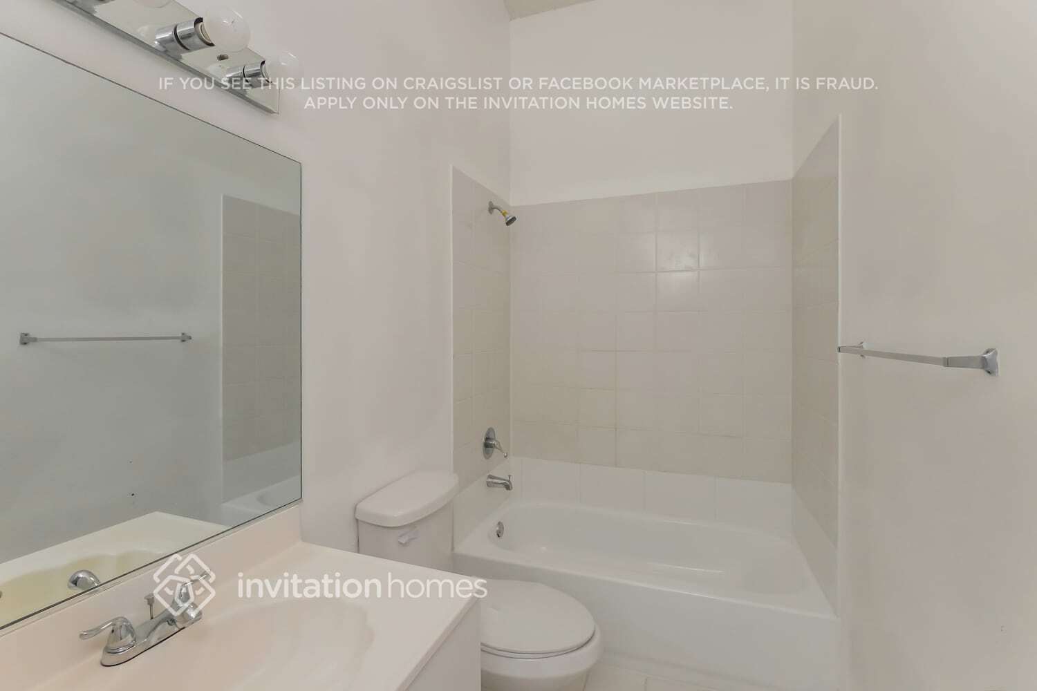 Building Photo - 9900 SW 59th Ct