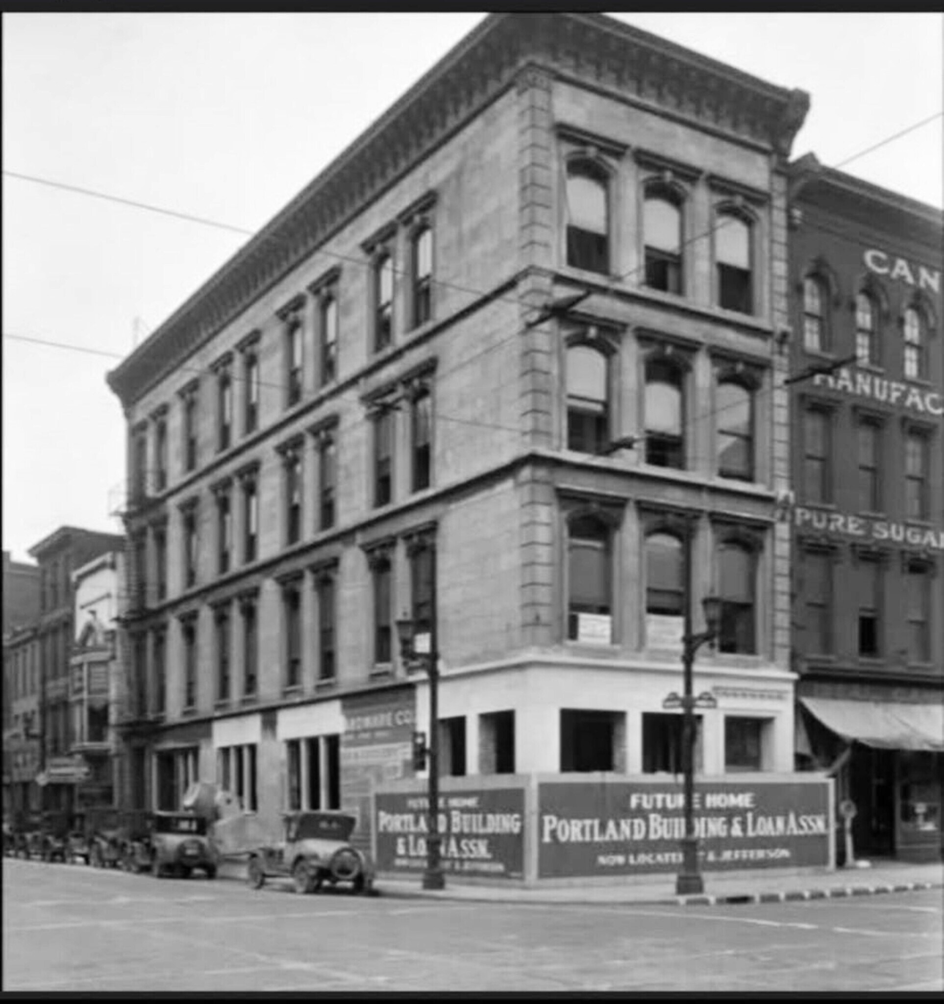 Building Photo - 539 W Market St