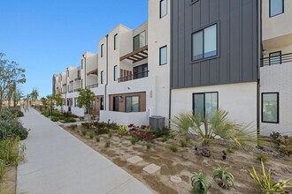 Building Photo - 2245 Epoca Wy