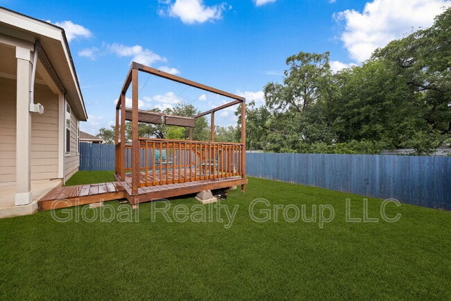 Building Photo - 14947 Cheshire Way
